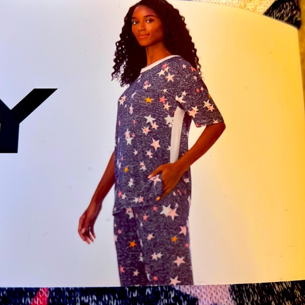 DKNY Women's Elastic Waistband Capri & Short Sleeve
Pajama Set (Navy Star, XXL) - Picture 1 of 7